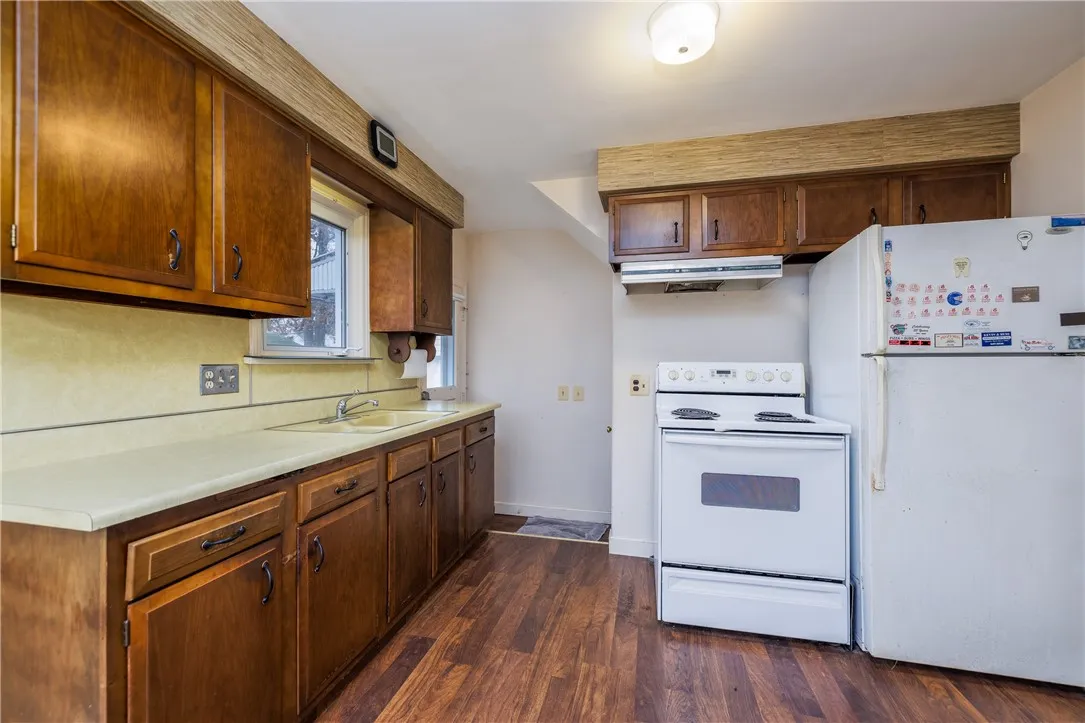 131 Langford Road, Rochester, New York 14615, Rochester, New York 14615, 2 Bedrooms Bedrooms, 4 Rooms Rooms,1 BathroomBathrooms,Residential,For Sale,131 Langford Road, Rochester, New York 14615,0,R1647505