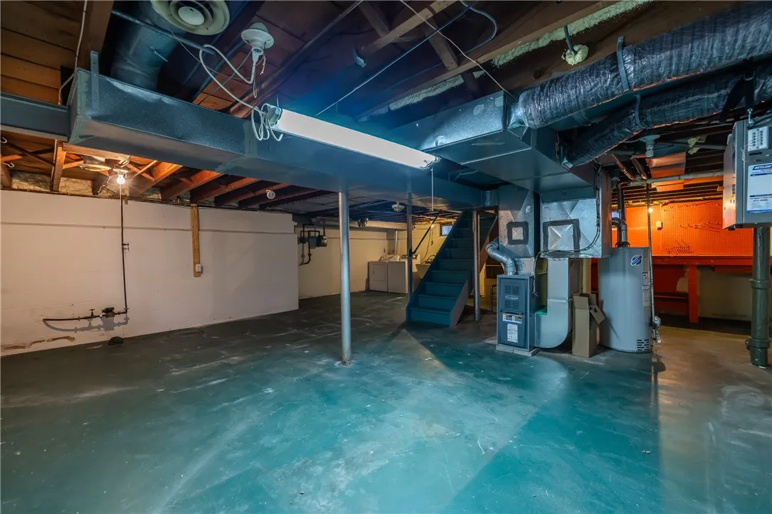 131 Langford Road, Rochester, New York 14615, Rochester, New York 14615, 2 Bedrooms Bedrooms, 4 Rooms Rooms,1 BathroomBathrooms,Residential,For Sale,131 Langford Road, Rochester, New York 14615,0,R1647505