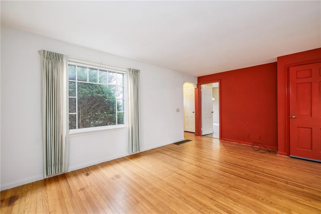 131 Langford Road, Rochester, New York 14615, Rochester, New York 14615, 2 Bedrooms Bedrooms, 4 Rooms Rooms,1 BathroomBathrooms,Residential,For Sale,131 Langford Road, Rochester, New York 14615,0,R1647505