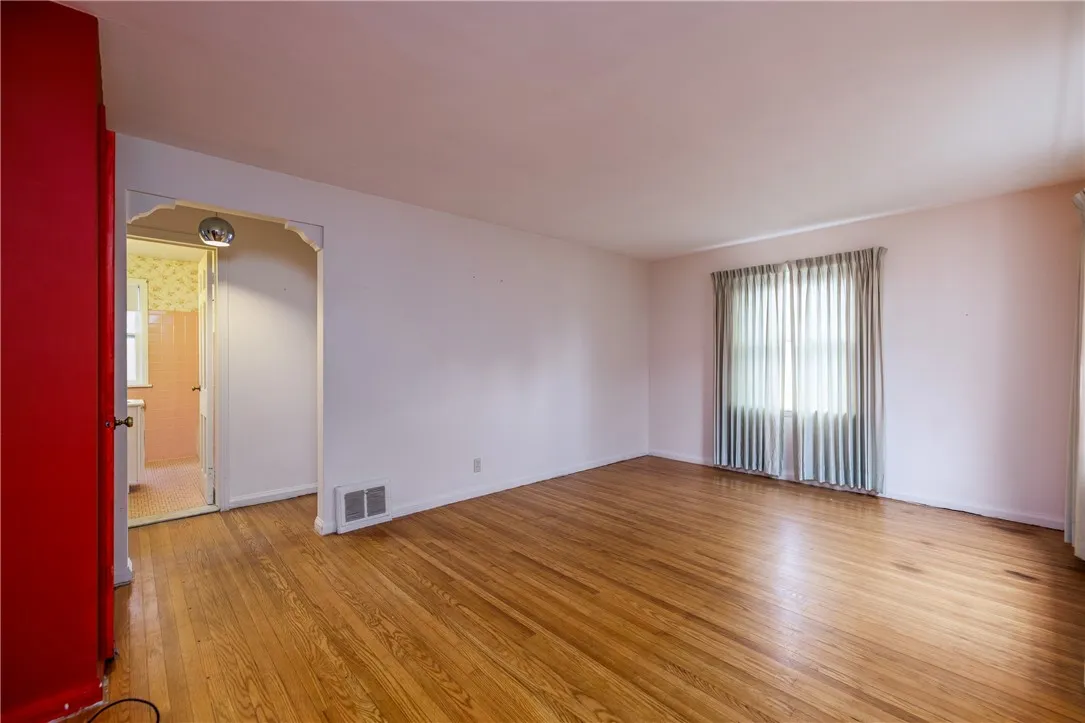 131 Langford Road, Rochester, New York 14615, Rochester, New York 14615, 2 Bedrooms Bedrooms, 4 Rooms Rooms,1 BathroomBathrooms,Residential,For Sale,131 Langford Road, Rochester, New York 14615,0,R1647505