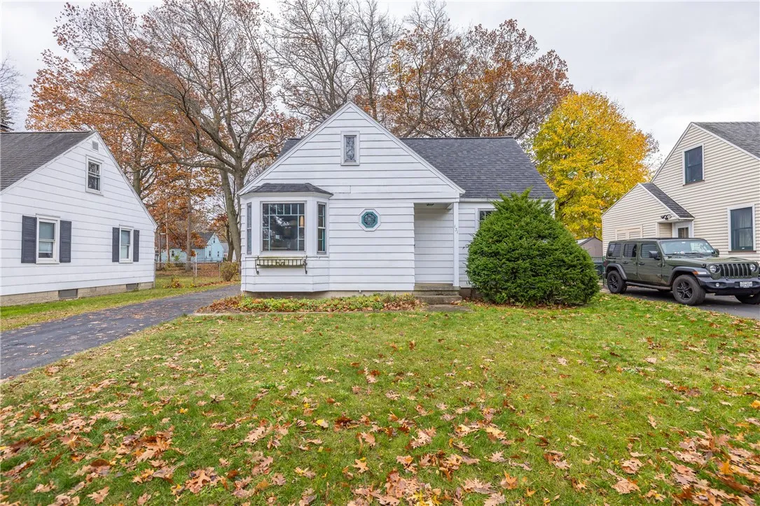 131 Langford Road, Rochester, New York 14615, Rochester, New York 14615, 2 Bedrooms Bedrooms, 4 Rooms Rooms,1 BathroomBathrooms,Residential,For Sale,131 Langford Road, Rochester, New York 14615,0,R1647505