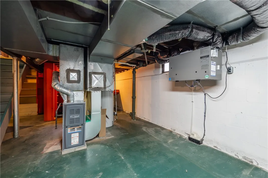 131 Langford Road, Rochester, New York 14615, Rochester, New York 14615, 2 Bedrooms Bedrooms, 4 Rooms Rooms,1 BathroomBathrooms,Residential,For Sale,131 Langford Road, Rochester, New York 14615,0,R1647505