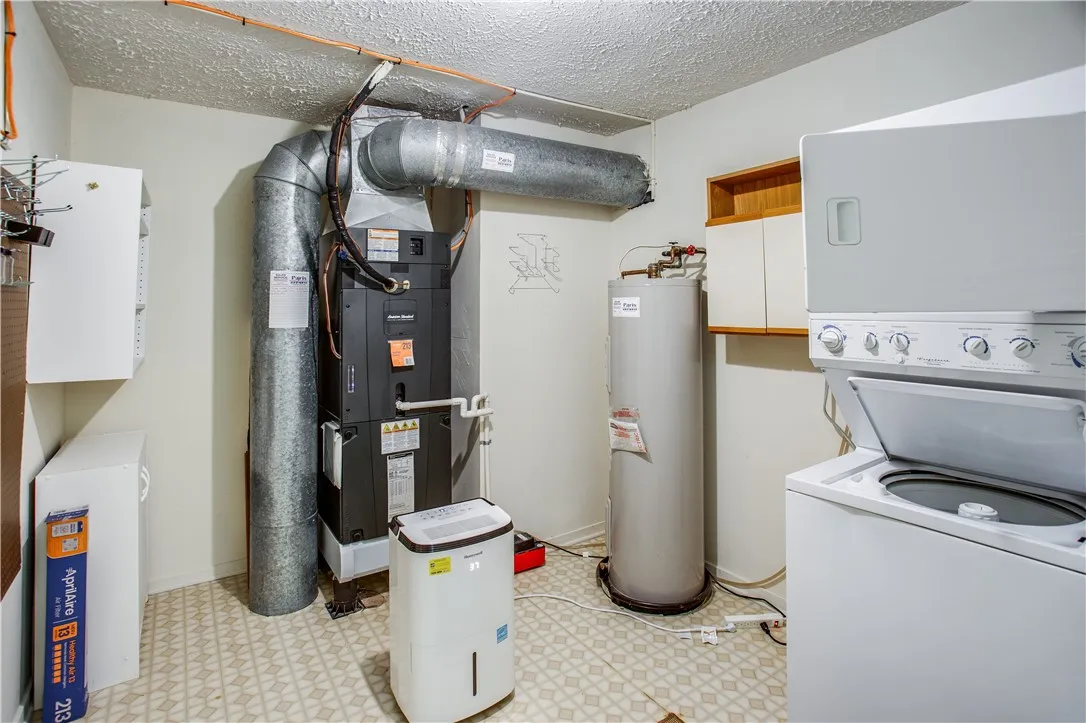 270 Latta Road Un113, Rochester, New York 14612, Rochester, New York 14612, 2 Bedrooms Bedrooms, 6 Rooms Rooms,1 BathroomBathrooms,Residential,For Sale,270 Latta Road Un113, Rochester, New York 14612,0,R1651718