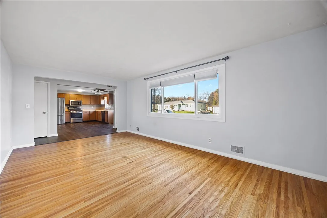 1145 Whitlock Road, Irondequoit, New York 14609, Irondequoit, New York 14609, 3 Bedrooms Bedrooms, 6 Rooms Rooms,1 BathroomBathrooms,Residential,For Sale,1145 Whitlock Road, Irondequoit, New York 14609,0,R1644569