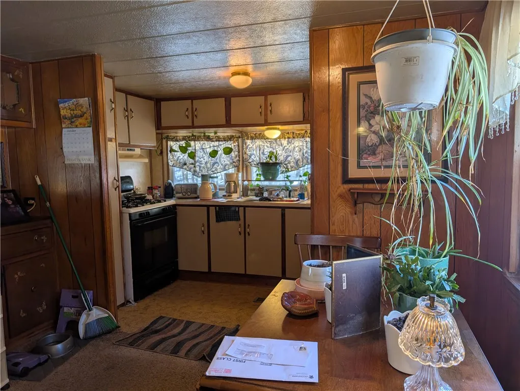 210 Summit Road, Foster Town, Pennsylvania 16701, Foster Town, Pennsylvania 16701, 2 Bedrooms Bedrooms, 5 Rooms Rooms,1 BathroomBathrooms,Residential,For Sale,210 Summit Road, Foster Town, Pennsylvania 16701,0,R1651713