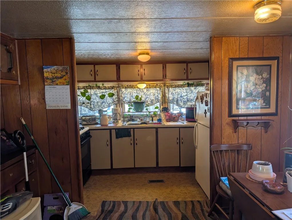 210 Summit Road, Foster Town, Pennsylvania 16701, Foster Town, Pennsylvania 16701, 2 Bedrooms Bedrooms, 5 Rooms Rooms,1 BathroomBathrooms,Residential,For Sale,210 Summit Road, Foster Town, Pennsylvania 16701,0,R1651713