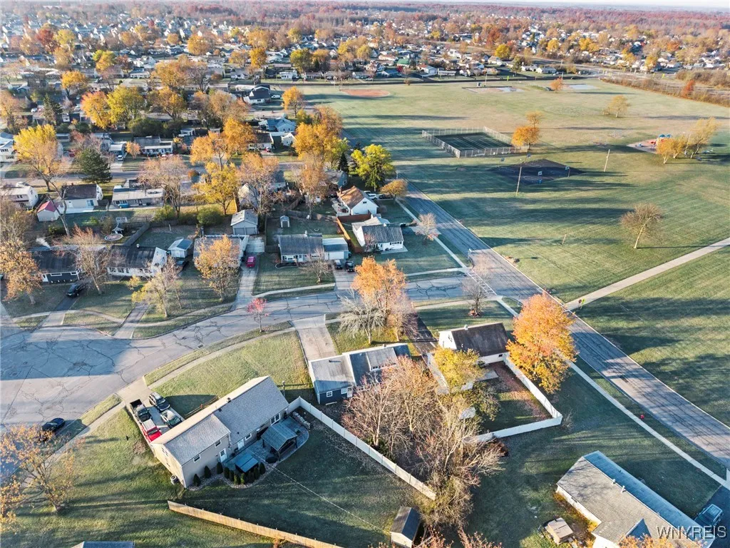 1118 La Salle Avenue, Grand Island, New York 14072, Grand Island, New York 14072, 3 Bedrooms Bedrooms, 7 Rooms Rooms,2 BathroomsBathrooms,Residential,For Sale,1118 La Salle Avenue, Grand Island, New York 14072,0,B1642070