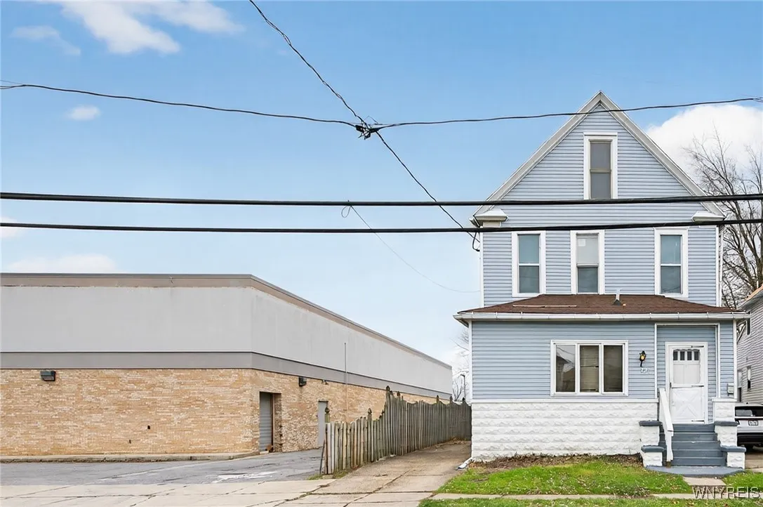 221 Kirby Avenue, Lackawanna, New York 14218, Lackawanna, New York 14218, 3 Bedrooms Bedrooms, ,2 BathroomsBathrooms,Residential,For Sale,221 Kirby Avenue, Lackawanna, New York 14218,0,B1651626