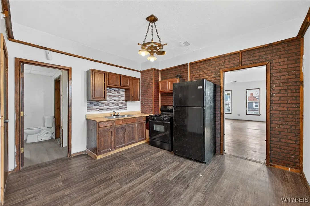 221 Kirby Avenue, Lackawanna, New York 14218, Lackawanna, New York 14218, 3 Bedrooms Bedrooms, ,2 BathroomsBathrooms,Residential,For Sale,221 Kirby Avenue, Lackawanna, New York 14218,0,B1651626