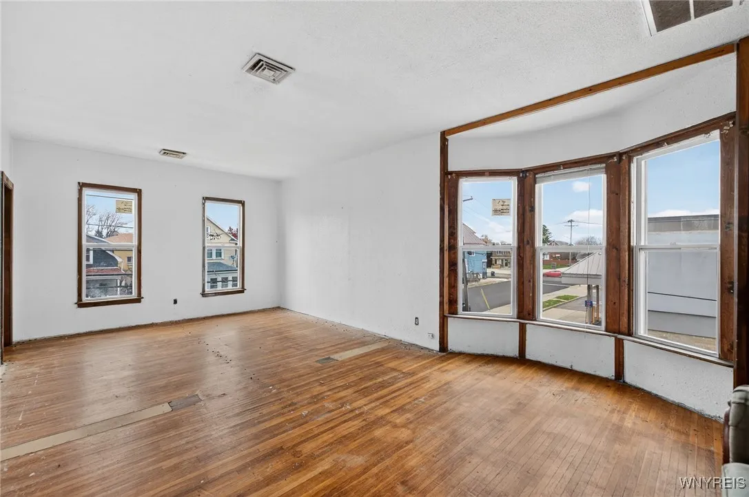 221 Kirby Avenue, Lackawanna, New York 14218, Lackawanna, New York 14218, 3 Bedrooms Bedrooms, ,2 BathroomsBathrooms,Residential,For Sale,221 Kirby Avenue, Lackawanna, New York 14218,0,B1651626