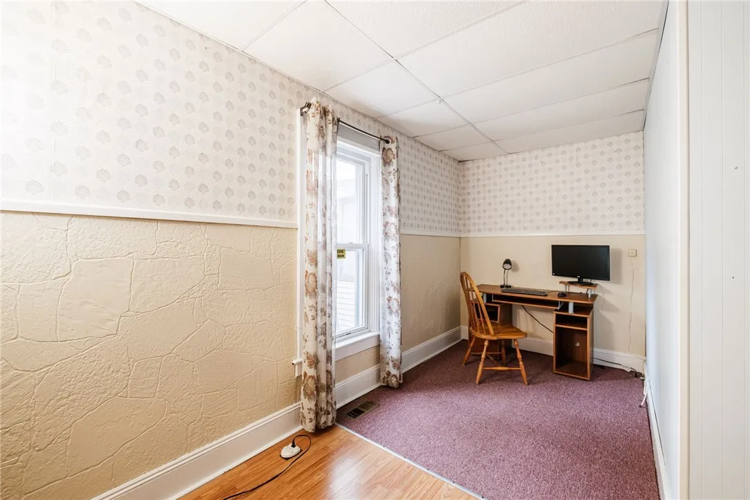 4451 Old Ridge Road, Williamson, New York 14589, Williamson, New York 14589, 6 Bedrooms Bedrooms, 9 Rooms Rooms,1 BathroomBathrooms,Residential,For Sale,4451 Old Ridge Road, Williamson, New York 14589,0,R1651431