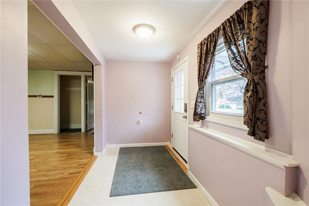 4451 Old Ridge Road, Williamson, New York 14589, Williamson, New York 14589, 6 Bedrooms Bedrooms, 9 Rooms Rooms,1 BathroomBathrooms,Residential,For Sale,4451 Old Ridge Road, Williamson, New York 14589,0,R1651431