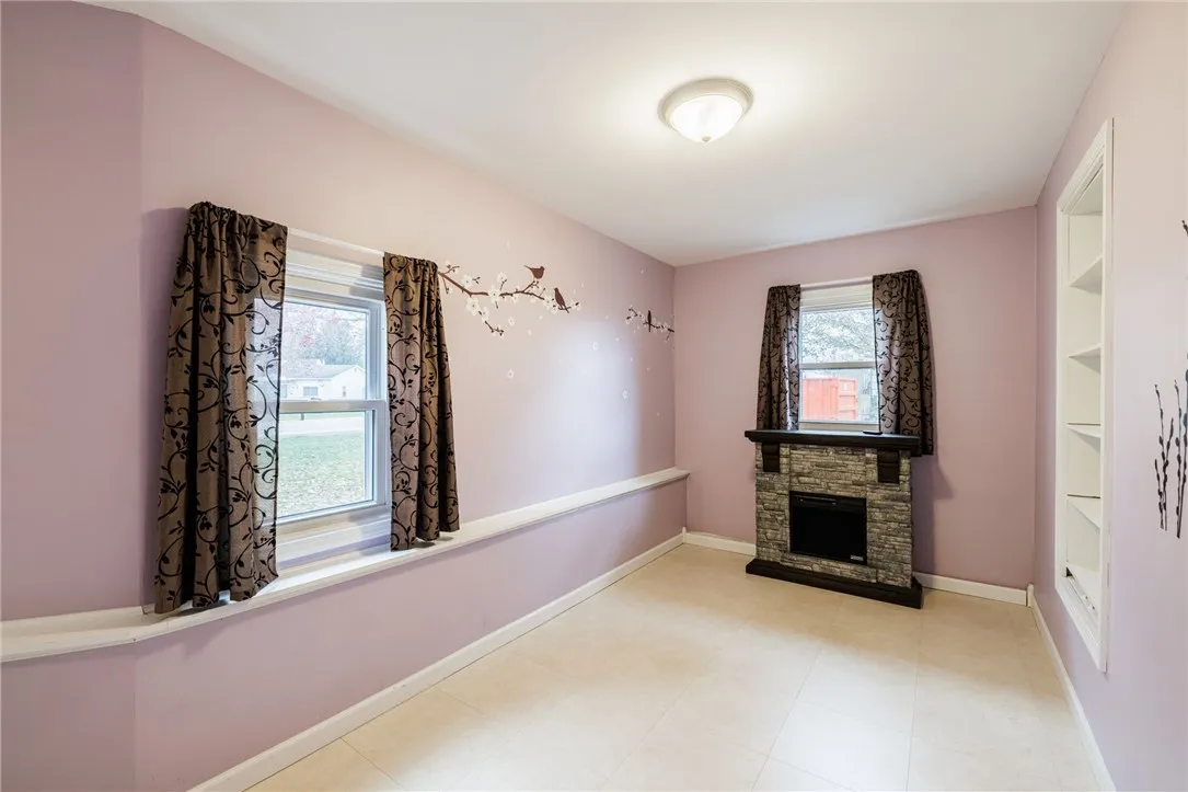 4451 Old Ridge Road, Williamson, New York 14589, Williamson, New York 14589, 6 Bedrooms Bedrooms, 9 Rooms Rooms,1 BathroomBathrooms,Residential,For Sale,4451 Old Ridge Road, Williamson, New York 14589,0,R1651431