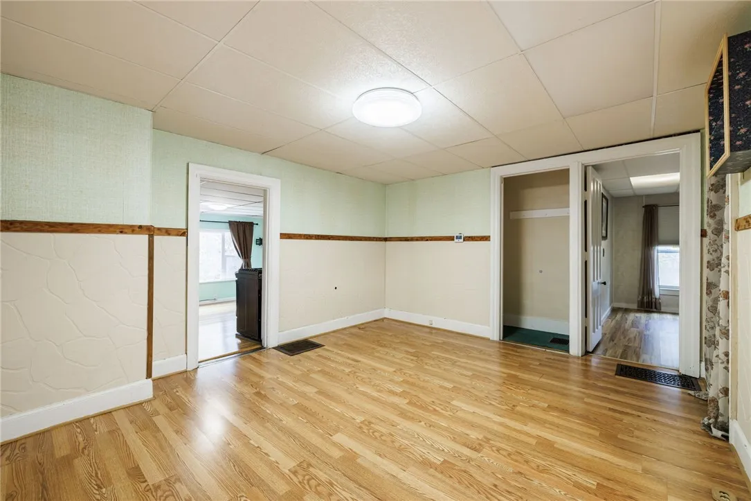 4451 Old Ridge Road, Williamson, New York 14589, Williamson, New York 14589, 6 Bedrooms Bedrooms, 9 Rooms Rooms,1 BathroomBathrooms,Residential,For Sale,4451 Old Ridge Road, Williamson, New York 14589,0,R1651431