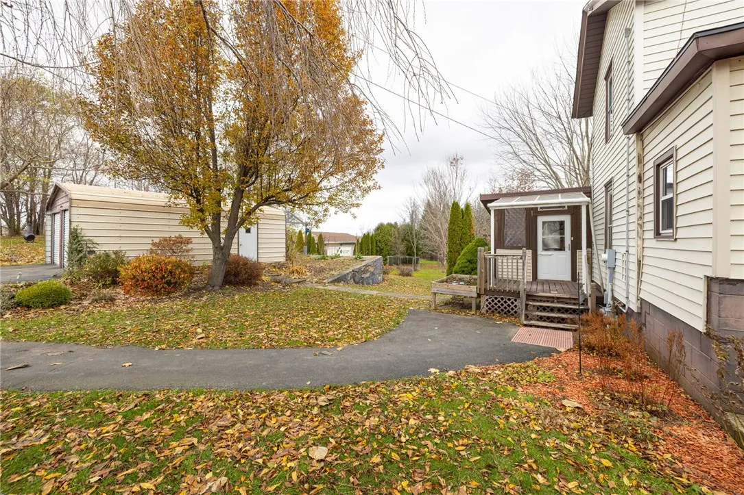 4451 Old Ridge Road, Williamson, New York 14589, Williamson, New York 14589, 6 Bedrooms Bedrooms, 9 Rooms Rooms,1 BathroomBathrooms,Residential,For Sale,4451 Old Ridge Road, Williamson, New York 14589,0,R1651431