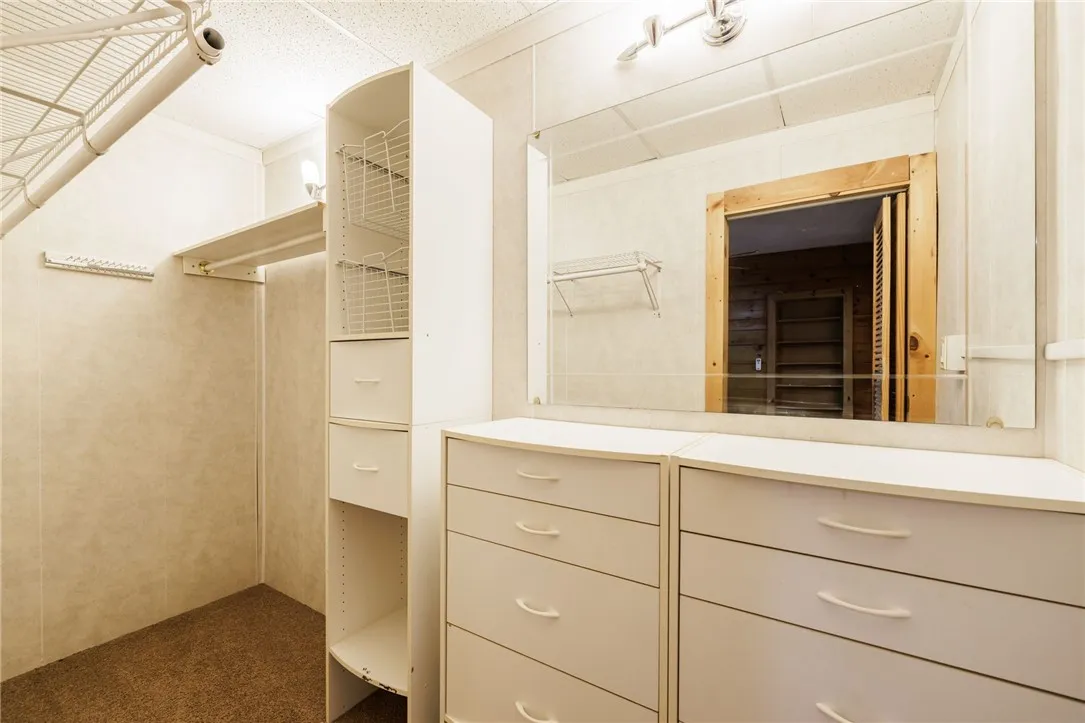 4451 Old Ridge Road, Williamson, New York 14589, Williamson, New York 14589, 6 Bedrooms Bedrooms, 9 Rooms Rooms,1 BathroomBathrooms,Residential,For Sale,4451 Old Ridge Road, Williamson, New York 14589,0,R1651431