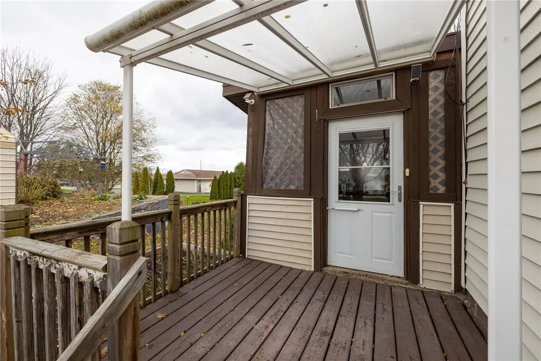 4451 Old Ridge Road, Williamson, New York 14589, Williamson, New York 14589, 6 Bedrooms Bedrooms, 9 Rooms Rooms,1 BathroomBathrooms,Residential,For Sale,4451 Old Ridge Road, Williamson, New York 14589,0,R1651431