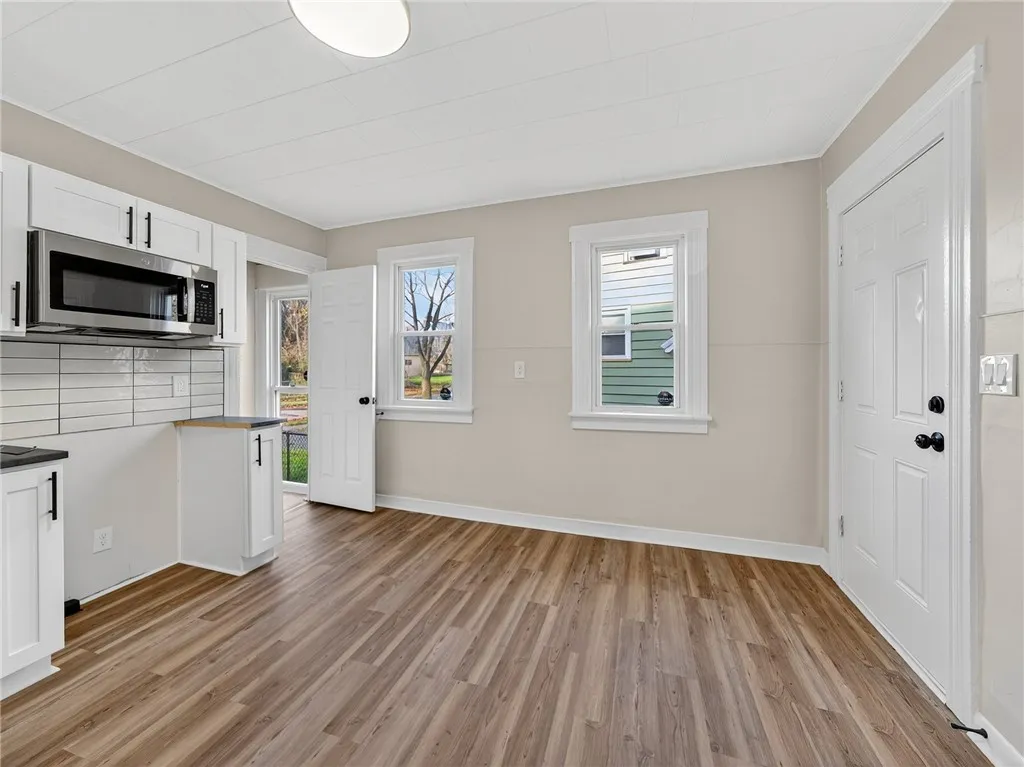 200 Wisconsin Street, Rochester, New York 14609, Rochester, New York 14609, 4 Bedrooms Bedrooms, 7 Rooms Rooms,2 BathroomsBathrooms,Residential,For Sale,200 Wisconsin Street, Rochester, New York 14609,0,R1651714