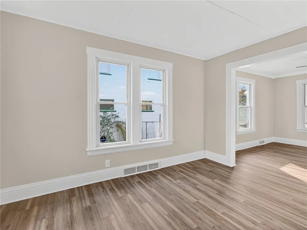 200 Wisconsin Street, Rochester, New York 14609, Rochester, New York 14609, 4 Bedrooms Bedrooms, 7 Rooms Rooms,2 BathroomsBathrooms,Residential,For Sale,200 Wisconsin Street, Rochester, New York 14609,0,R1651714