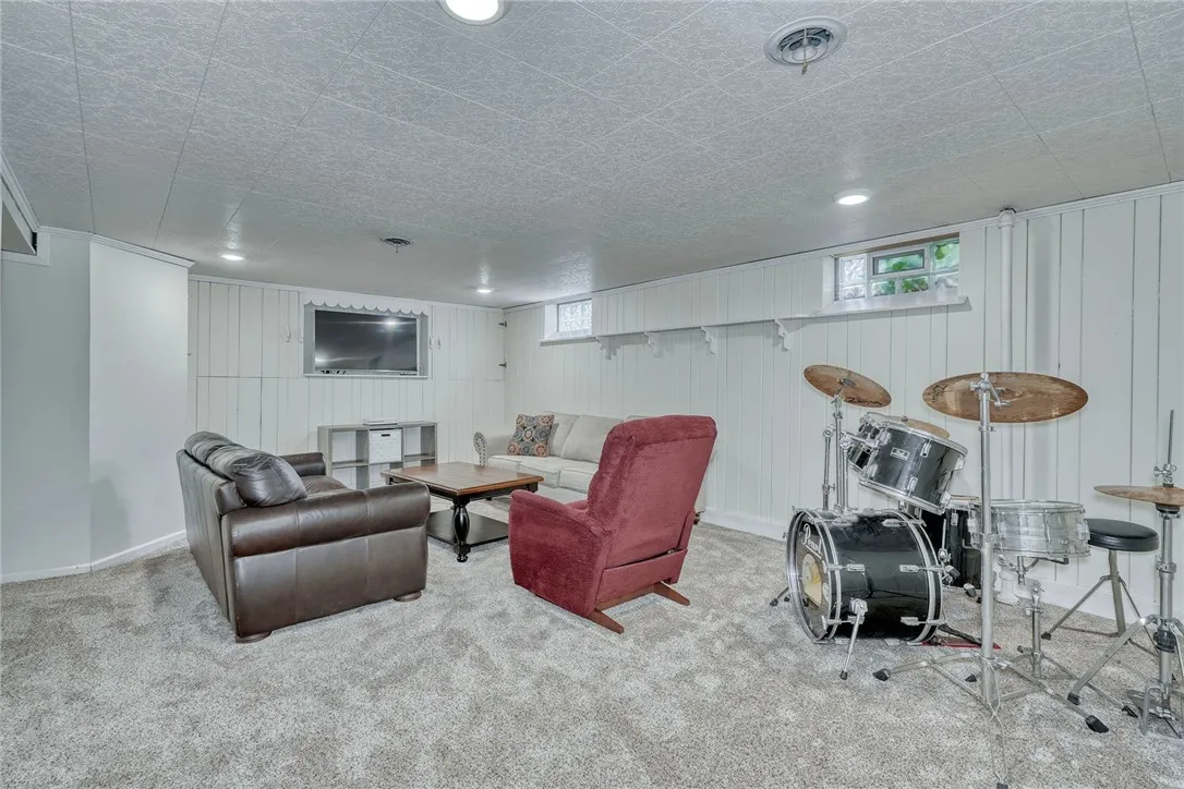 167 Commodore Parkway, Brighton, New York 14625, Brighton, New York 14625, 3 Bedrooms Bedrooms, 6 Rooms Rooms,1 BathroomBathrooms,Residential,For Sale,167 Commodore Parkway, Brighton, New York 14625,0,R1651711