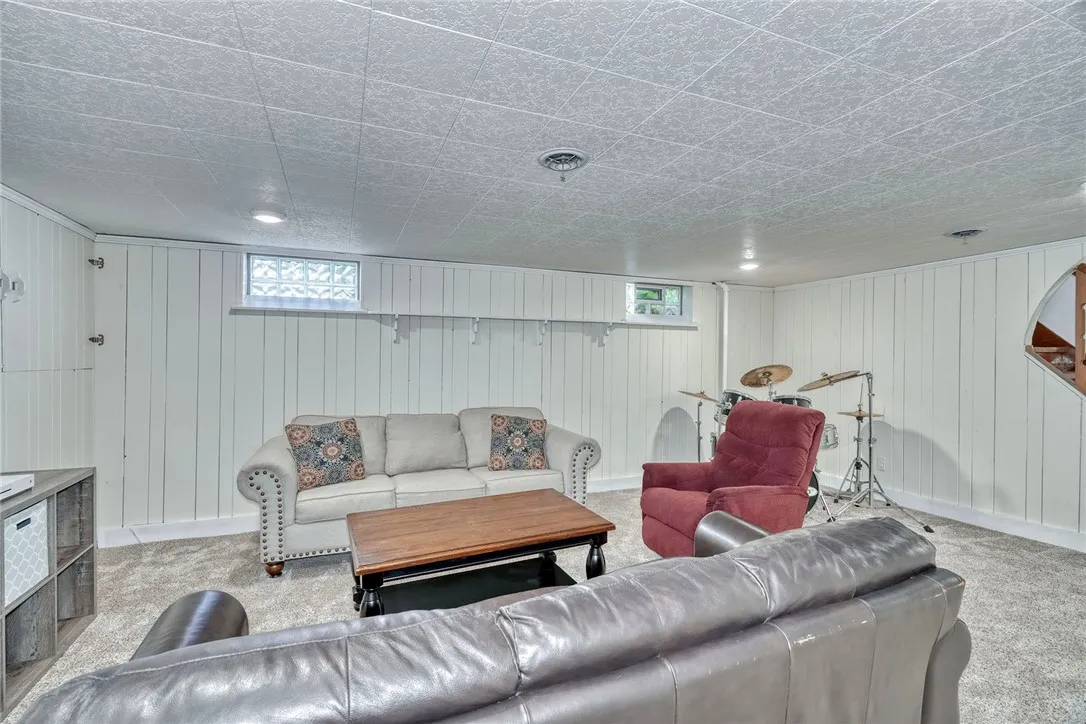 167 Commodore Parkway, Brighton, New York 14625, Brighton, New York 14625, 3 Bedrooms Bedrooms, 6 Rooms Rooms,1 BathroomBathrooms,Residential,For Sale,167 Commodore Parkway, Brighton, New York 14625,0,R1651711