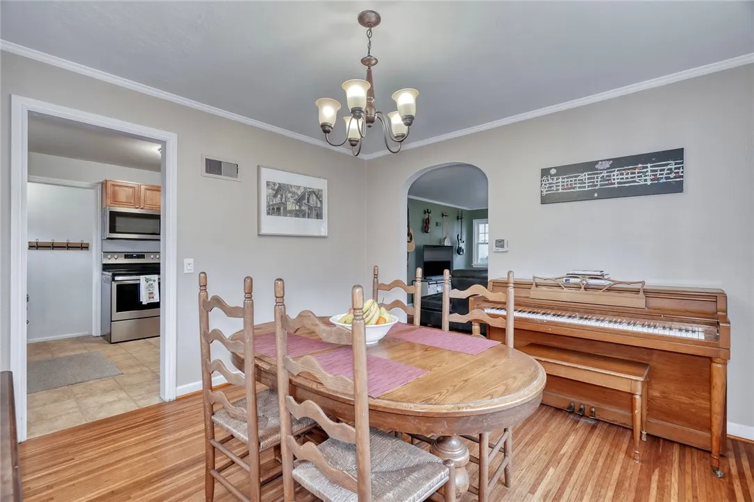 167 Commodore Parkway, Brighton, New York 14625, Brighton, New York 14625, 3 Bedrooms Bedrooms, 6 Rooms Rooms,1 BathroomBathrooms,Residential,For Sale,167 Commodore Parkway, Brighton, New York 14625,0,R1651711