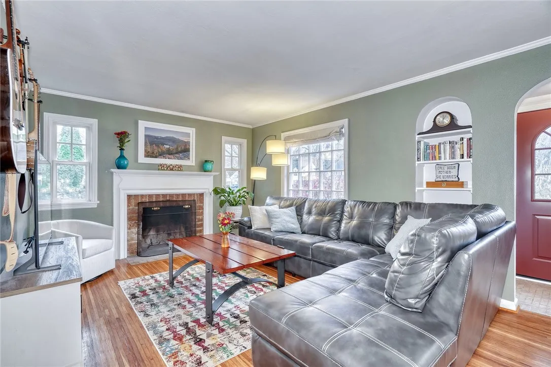 167 Commodore Parkway, Brighton, New York 14625, Brighton, New York 14625, 3 Bedrooms Bedrooms, 6 Rooms Rooms,1 BathroomBathrooms,Residential,For Sale,167 Commodore Parkway, Brighton, New York 14625,0,R1651711