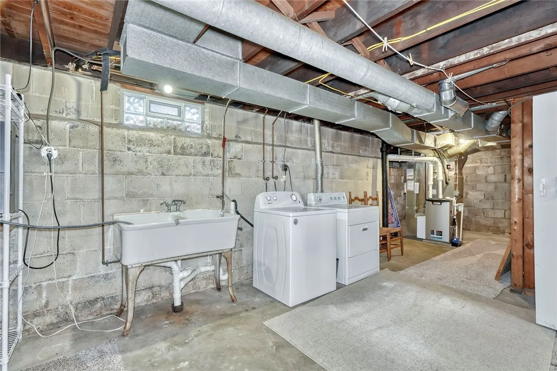 167 Commodore Parkway, Brighton, New York 14625, Brighton, New York 14625, 3 Bedrooms Bedrooms, 6 Rooms Rooms,1 BathroomBathrooms,Residential,For Sale,167 Commodore Parkway, Brighton, New York 14625,0,R1651711