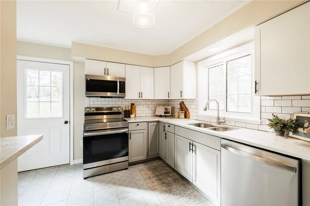 178 Parrish Street, Canandaigua City, New York 144, Canandaigua City, New York 14424, 2 Bedrooms Bedrooms, 5 Rooms Rooms,1 BathroomBathrooms,Residential,For Sale,178 Parrish Street, Canandaigua City, New York 144,0,R1651193