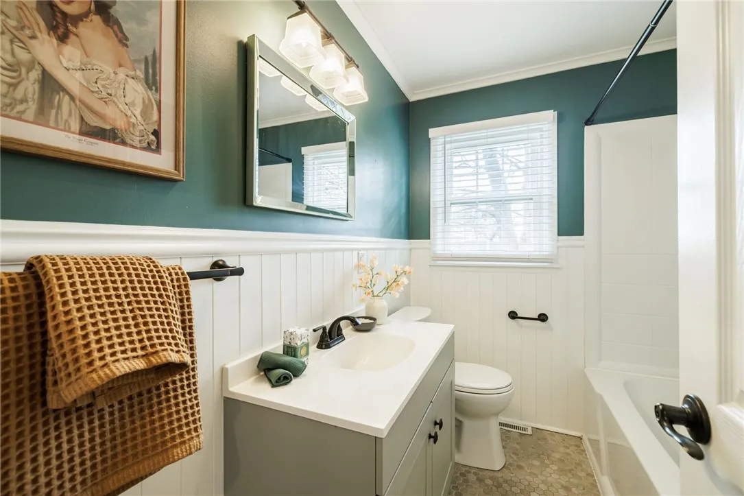 178 Parrish Street, Canandaigua City, New York 144, Canandaigua City, New York 14424, 2 Bedrooms Bedrooms, 5 Rooms Rooms,1 BathroomBathrooms,Residential,For Sale,178 Parrish Street, Canandaigua City, New York 144,0,R1651193