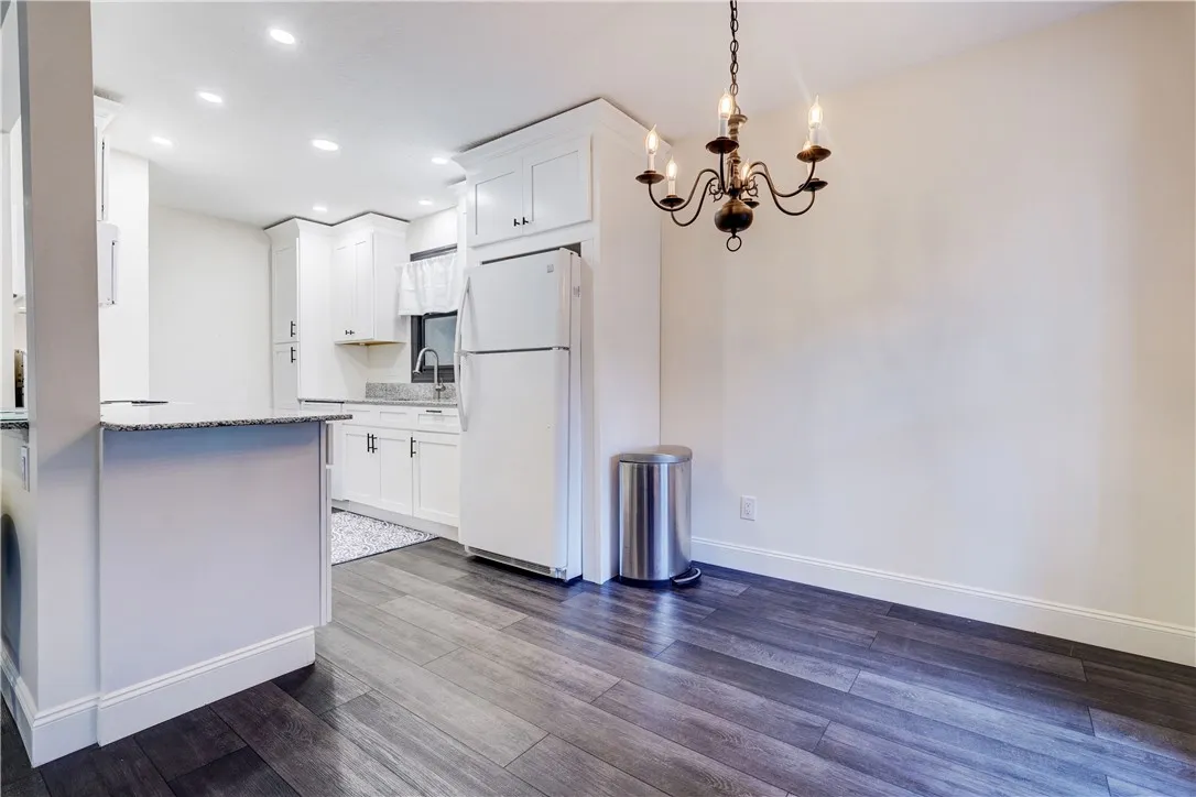 34 Wood Creek Drive, Pittsford, New York 14534, Pittsford, New York 14534, 2 Bedrooms Bedrooms, 5 Rooms Rooms,1 BathroomBathrooms,Residential,For Sale,34 Wood Creek Drive, Pittsford, New York 14534,0,R1651637