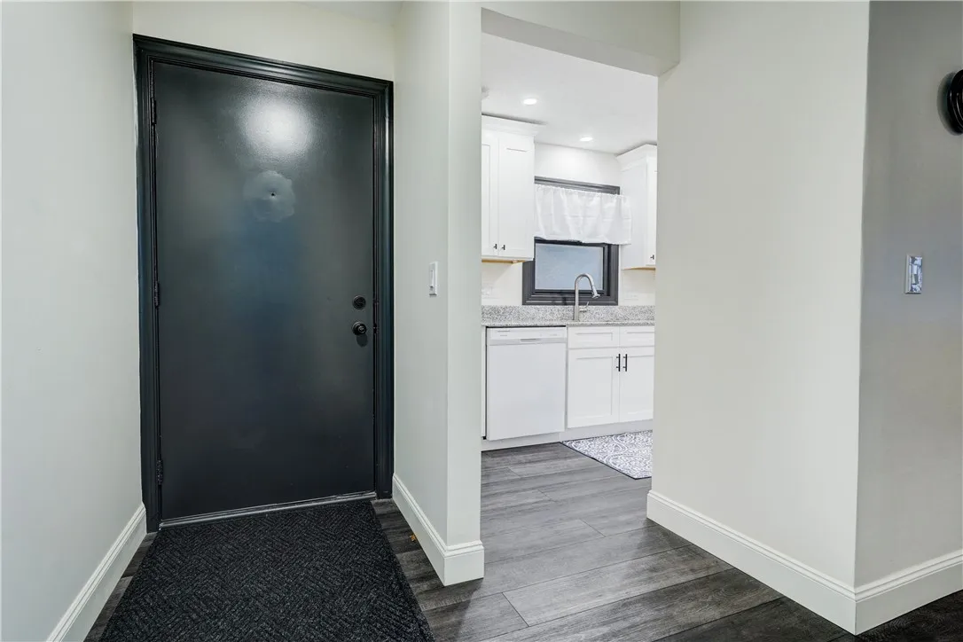 34 Wood Creek Drive, Pittsford, New York 14534, Pittsford, New York 14534, 2 Bedrooms Bedrooms, 5 Rooms Rooms,1 BathroomBathrooms,Residential,For Sale,34 Wood Creek Drive, Pittsford, New York 14534,0,R1651637
