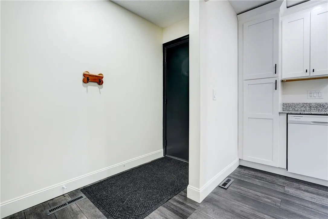 34 Wood Creek Drive, Pittsford, New York 14534, Pittsford, New York 14534, 2 Bedrooms Bedrooms, 5 Rooms Rooms,1 BathroomBathrooms,Residential,For Sale,34 Wood Creek Drive, Pittsford, New York 14534,0,R1651637