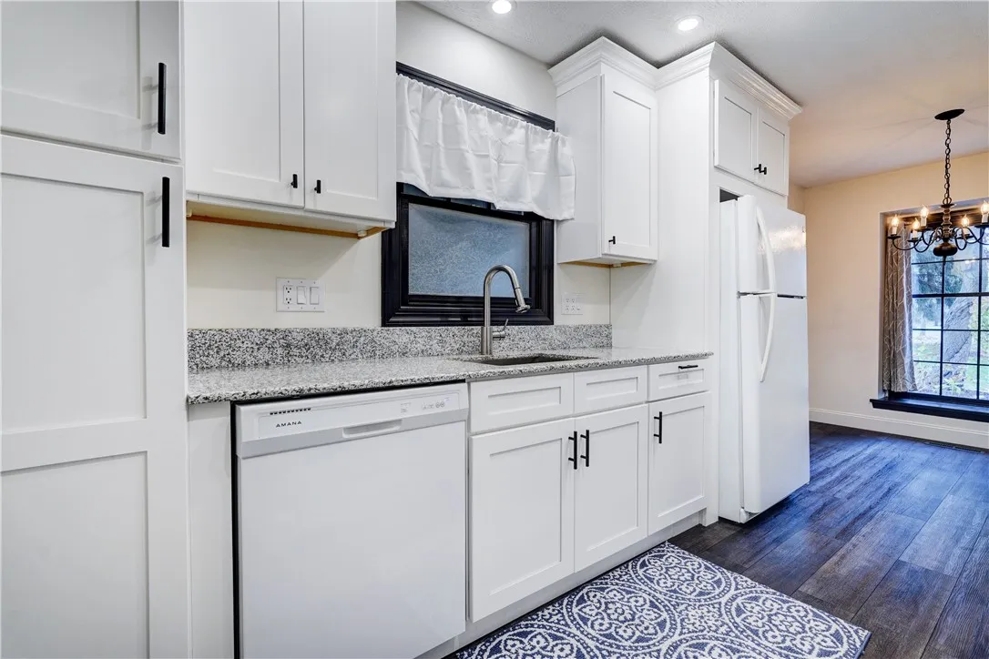 34 Wood Creek Drive, Pittsford, New York 14534, Pittsford, New York 14534, 2 Bedrooms Bedrooms, 5 Rooms Rooms,1 BathroomBathrooms,Residential,For Sale,34 Wood Creek Drive, Pittsford, New York 14534,0,R1651637