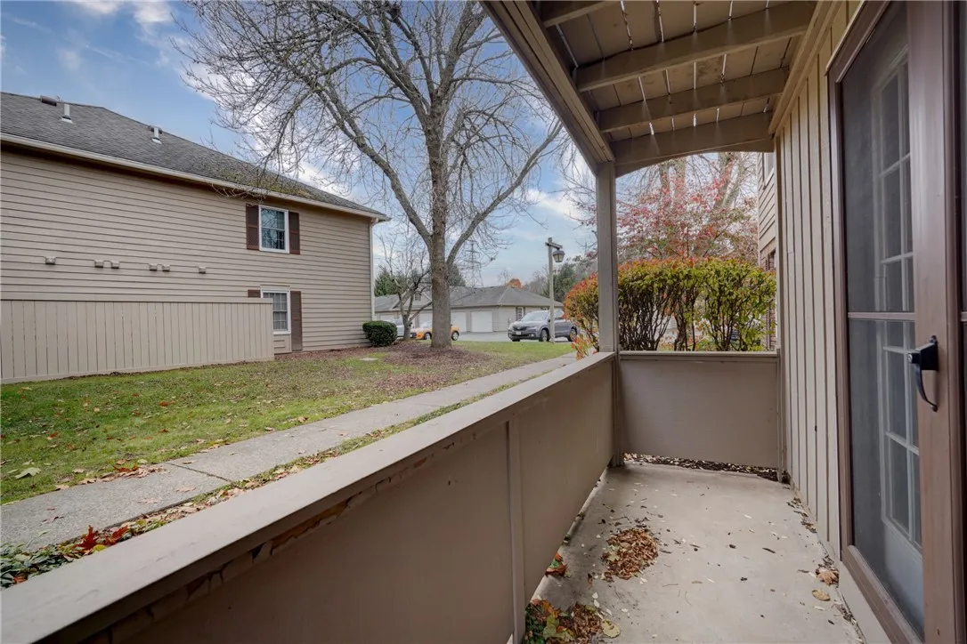 34 Wood Creek Drive, Pittsford, New York 14534, Pittsford, New York 14534, 2 Bedrooms Bedrooms, 5 Rooms Rooms,1 BathroomBathrooms,Residential,For Sale,34 Wood Creek Drive, Pittsford, New York 14534,0,R1651637