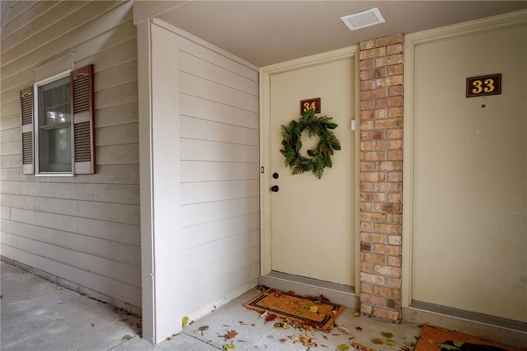 34 Wood Creek Drive, Pittsford, New York 14534, Pittsford, New York 14534, 2 Bedrooms Bedrooms, 5 Rooms Rooms,1 BathroomBathrooms,Residential,For Sale,34 Wood Creek Drive, Pittsford, New York 14534,0,R1651637