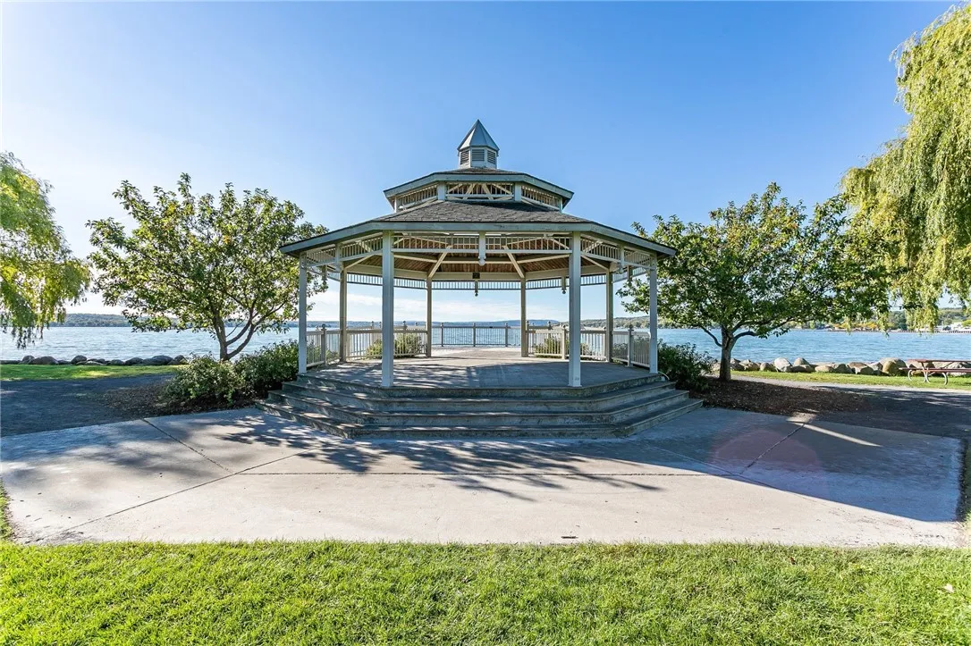 4906 Bramblewood Trail, Canandaigua Town, New York, Canandaigua Town, New York 14424, 4 Bedrooms Bedrooms, 9 Rooms Rooms,2 BathroomsBathrooms,Residential,For Sale,4906 Bramblewood Trail, Canandaigua Town, New York,0,R1651189