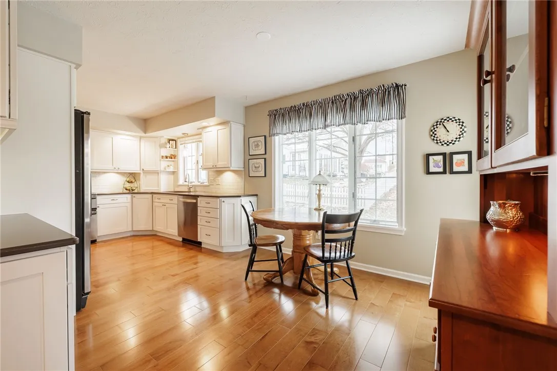 4906 Bramblewood Trail, Canandaigua Town, New York, Canandaigua Town, New York 14424, 4 Bedrooms Bedrooms, 9 Rooms Rooms,2 BathroomsBathrooms,Residential,For Sale,4906 Bramblewood Trail, Canandaigua Town, New York,0,R1651189