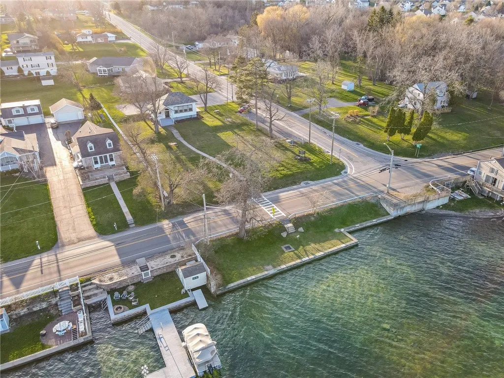 4906 Bramblewood Trail, Canandaigua Town, New York, Canandaigua Town, New York 14424, 4 Bedrooms Bedrooms, 9 Rooms Rooms,2 BathroomsBathrooms,Residential,For Sale,4906 Bramblewood Trail, Canandaigua Town, New York,0,R1651189