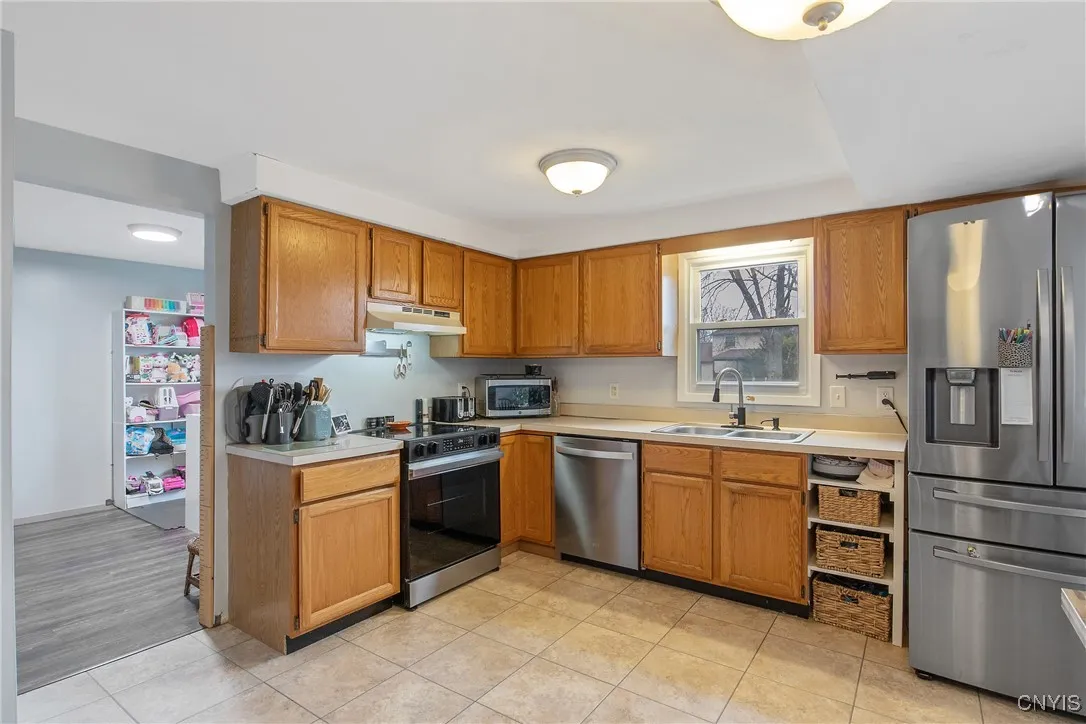 8614 Nazareth Drive, Cicero, New York 13039, Cicero, New York 13039, 3 Bedrooms Bedrooms, 7 Rooms Rooms,1 BathroomBathrooms,Residential,For Sale,8614 Nazareth Drive, Cicero, New York 13039,0,S1651573