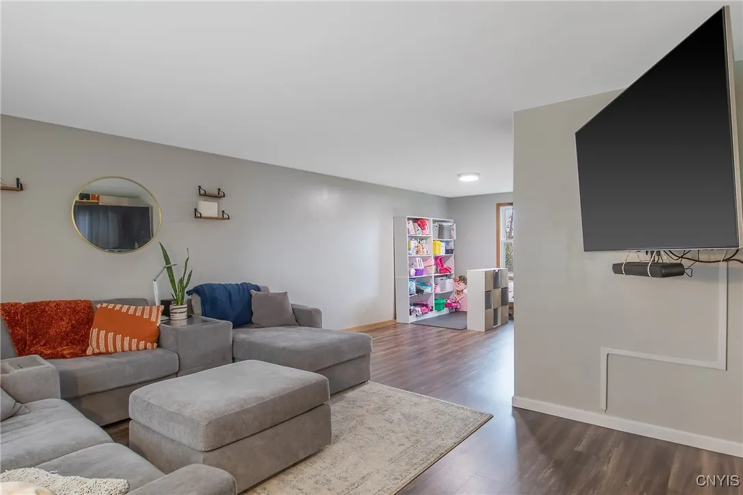 8614 Nazareth Drive, Cicero, New York 13039, Cicero, New York 13039, 3 Bedrooms Bedrooms, 7 Rooms Rooms,1 BathroomBathrooms,Residential,For Sale,8614 Nazareth Drive, Cicero, New York 13039,0,S1651573