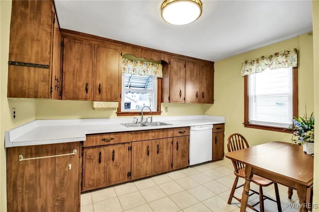 1226 87th Street, Niagara Falls, New York 14304, Niagara Falls, New York 14304, 3 Bedrooms Bedrooms, 7 Rooms Rooms,1 BathroomBathrooms,Residential,For Sale,1226 87th Street, Niagara Falls, New York 14304,0,B1651252