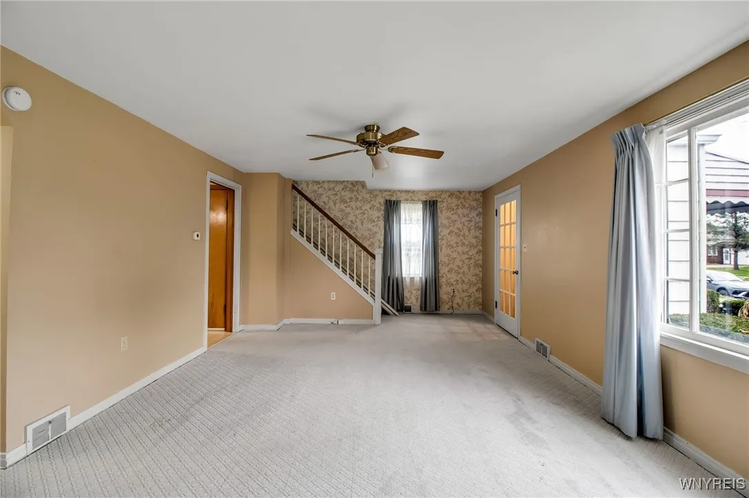 1226 87th Street, Niagara Falls, New York 14304, Niagara Falls, New York 14304, 3 Bedrooms Bedrooms, 7 Rooms Rooms,1 BathroomBathrooms,Residential,For Sale,1226 87th Street, Niagara Falls, New York 14304,0,B1651252