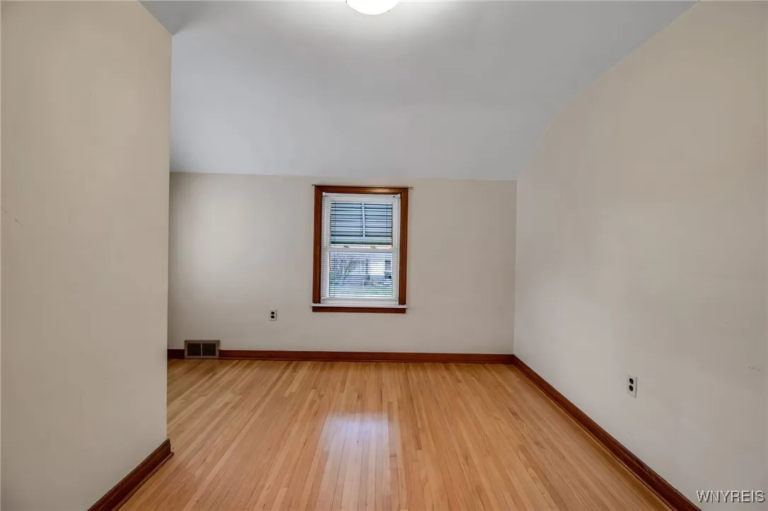 1226 87th Street, Niagara Falls, New York 14304, Niagara Falls, New York 14304, 3 Bedrooms Bedrooms, 7 Rooms Rooms,1 BathroomBathrooms,Residential,For Sale,1226 87th Street, Niagara Falls, New York 14304,0,B1651252