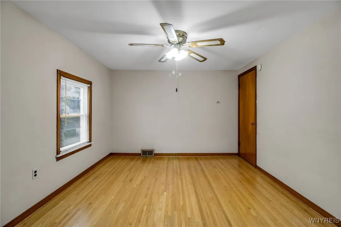 1226 87th Street, Niagara Falls, New York 14304, Niagara Falls, New York 14304, 3 Bedrooms Bedrooms, 7 Rooms Rooms,1 BathroomBathrooms,Residential,For Sale,1226 87th Street, Niagara Falls, New York 14304,0,B1651252