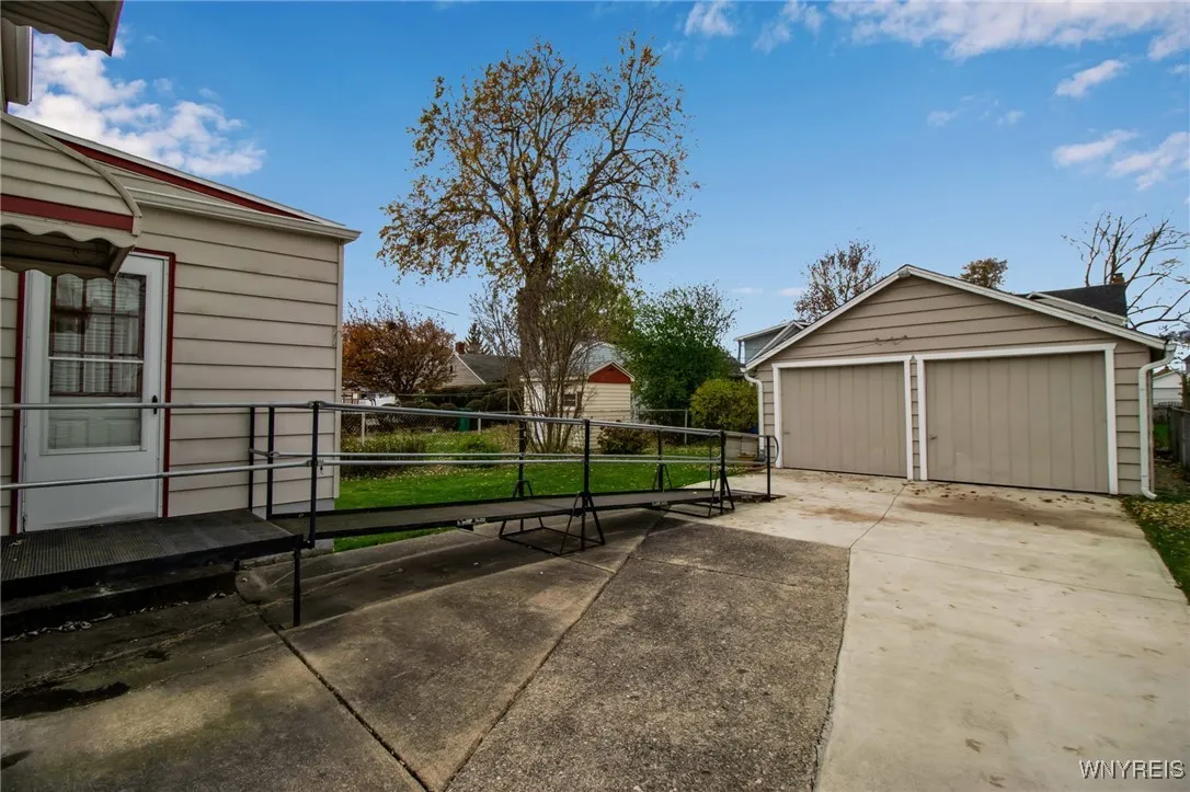 1226 87th Street, Niagara Falls, New York 14304, Niagara Falls, New York 14304, 3 Bedrooms Bedrooms, 7 Rooms Rooms,1 BathroomBathrooms,Residential,For Sale,1226 87th Street, Niagara Falls, New York 14304,0,B1651252