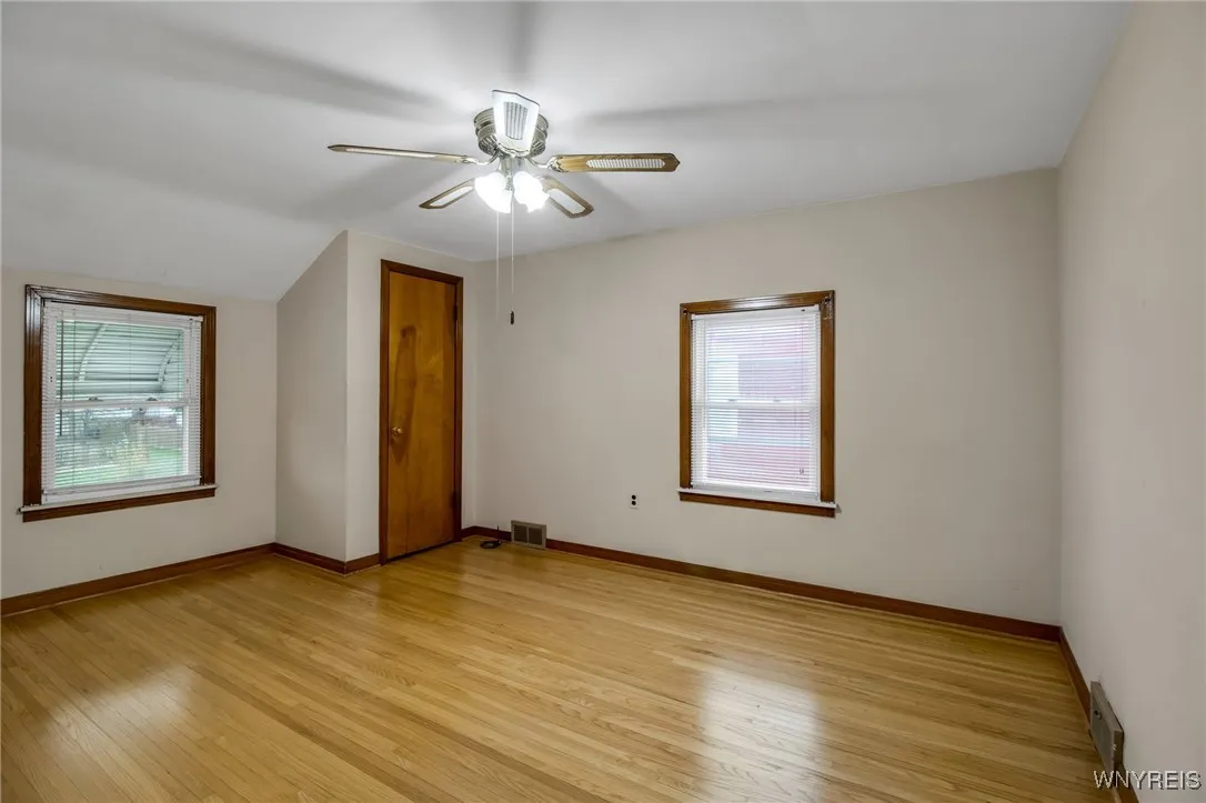 1226 87th Street, Niagara Falls, New York 14304, Niagara Falls, New York 14304, 3 Bedrooms Bedrooms, 7 Rooms Rooms,1 BathroomBathrooms,Residential,For Sale,1226 87th Street, Niagara Falls, New York 14304,0,B1651252