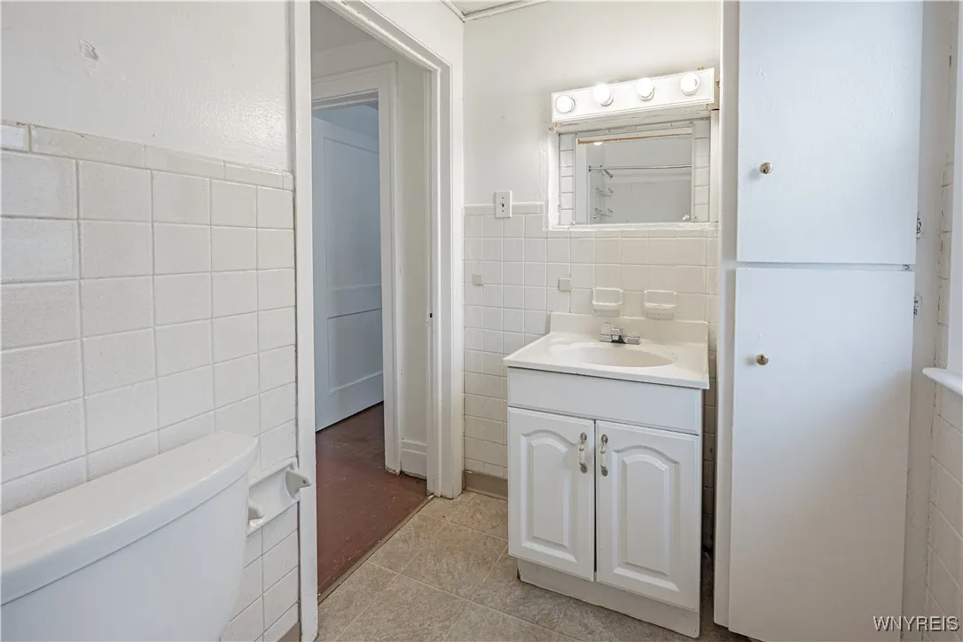 605 29th Street, Niagara Falls, New York 14301, Niagara Falls, New York 14301, 4 Bedrooms Bedrooms, 7 Rooms Rooms,1 BathroomBathrooms,Residential,Closed,605 29th Street, Niagara Falls, New York 14301,0,B1651415