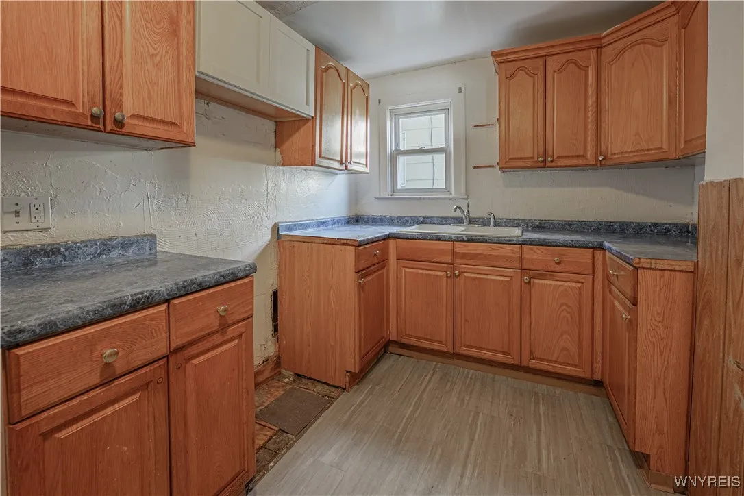 605 29th Street, Niagara Falls, New York 14301, Niagara Falls, New York 14301, 4 Bedrooms Bedrooms, 7 Rooms Rooms,1 BathroomBathrooms,Residential,Closed,605 29th Street, Niagara Falls, New York 14301,0,B1651415