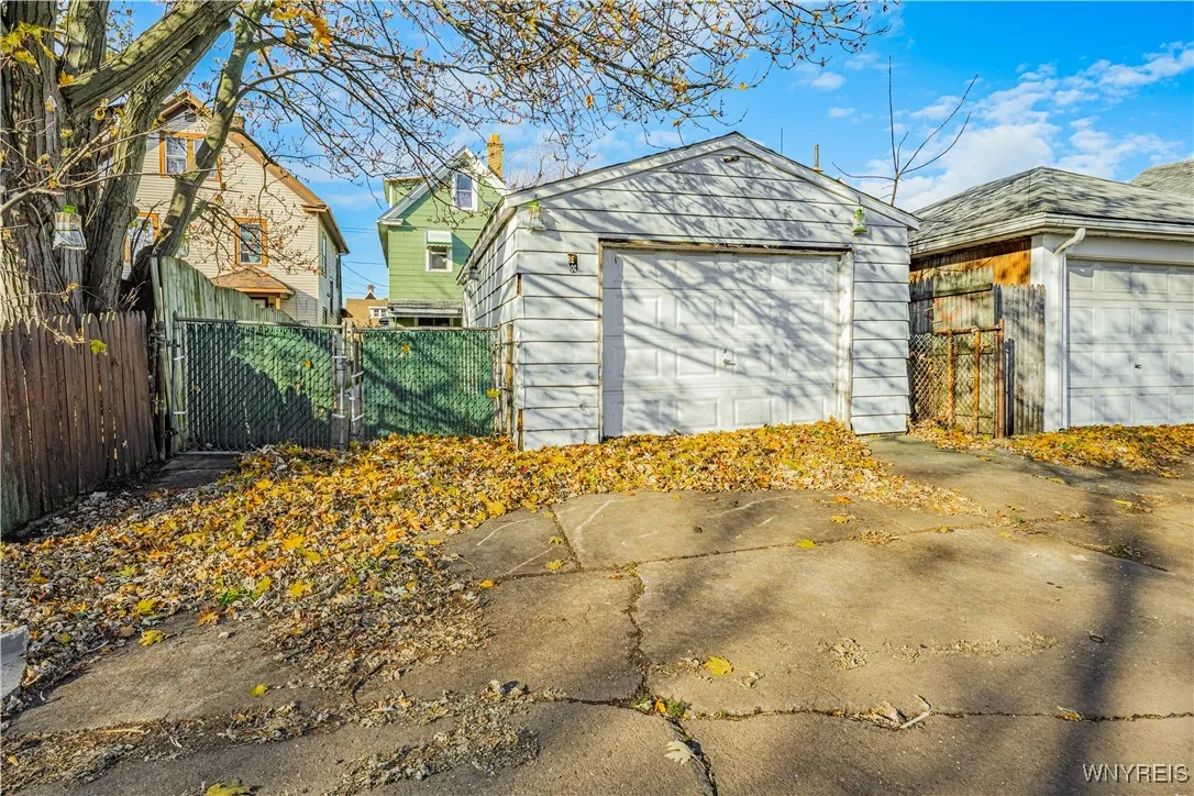 605 29th Street, Niagara Falls, New York 14301, Niagara Falls, New York 14301, 4 Bedrooms Bedrooms, 7 Rooms Rooms,1 BathroomBathrooms,Residential,Closed,605 29th Street, Niagara Falls, New York 14301,0,B1651415